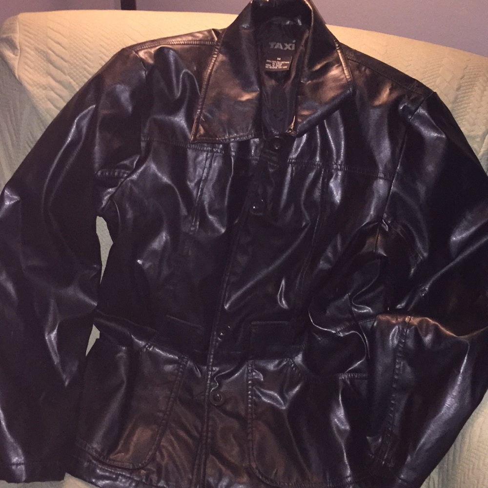 WOMENS FAKE LEATHER JACKET SIZE MEDIUM M